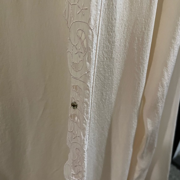 100% silk Sezane wrap-tie blouse. Size 38. - Picture 7 of 7